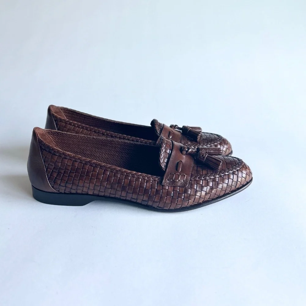 Cole Haan Brown Genuine Leather Weaving Loafers size 9 - Picture 2 of 16